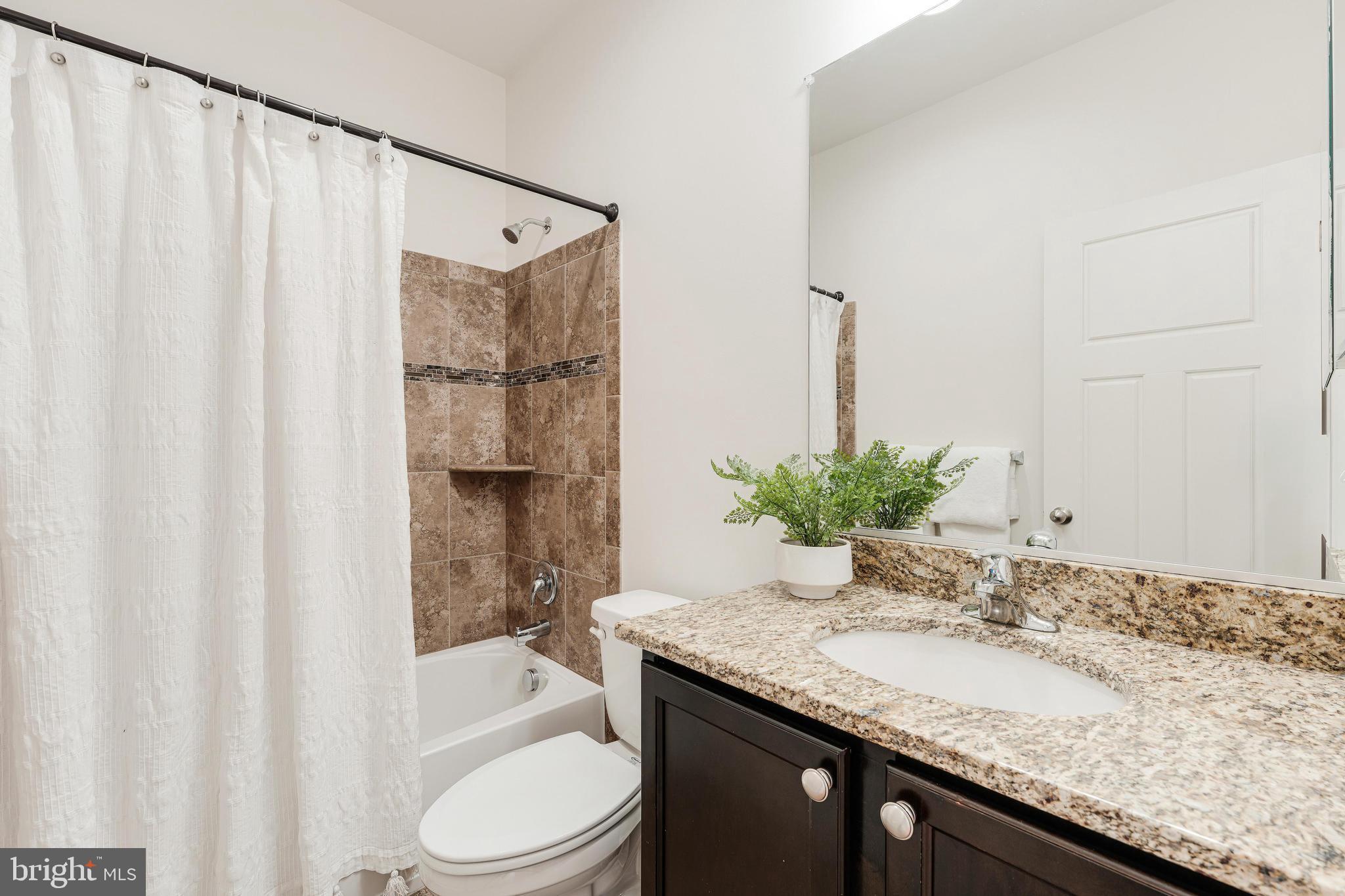 DUTCHMANS CREEK HAMLET - Residential Lease