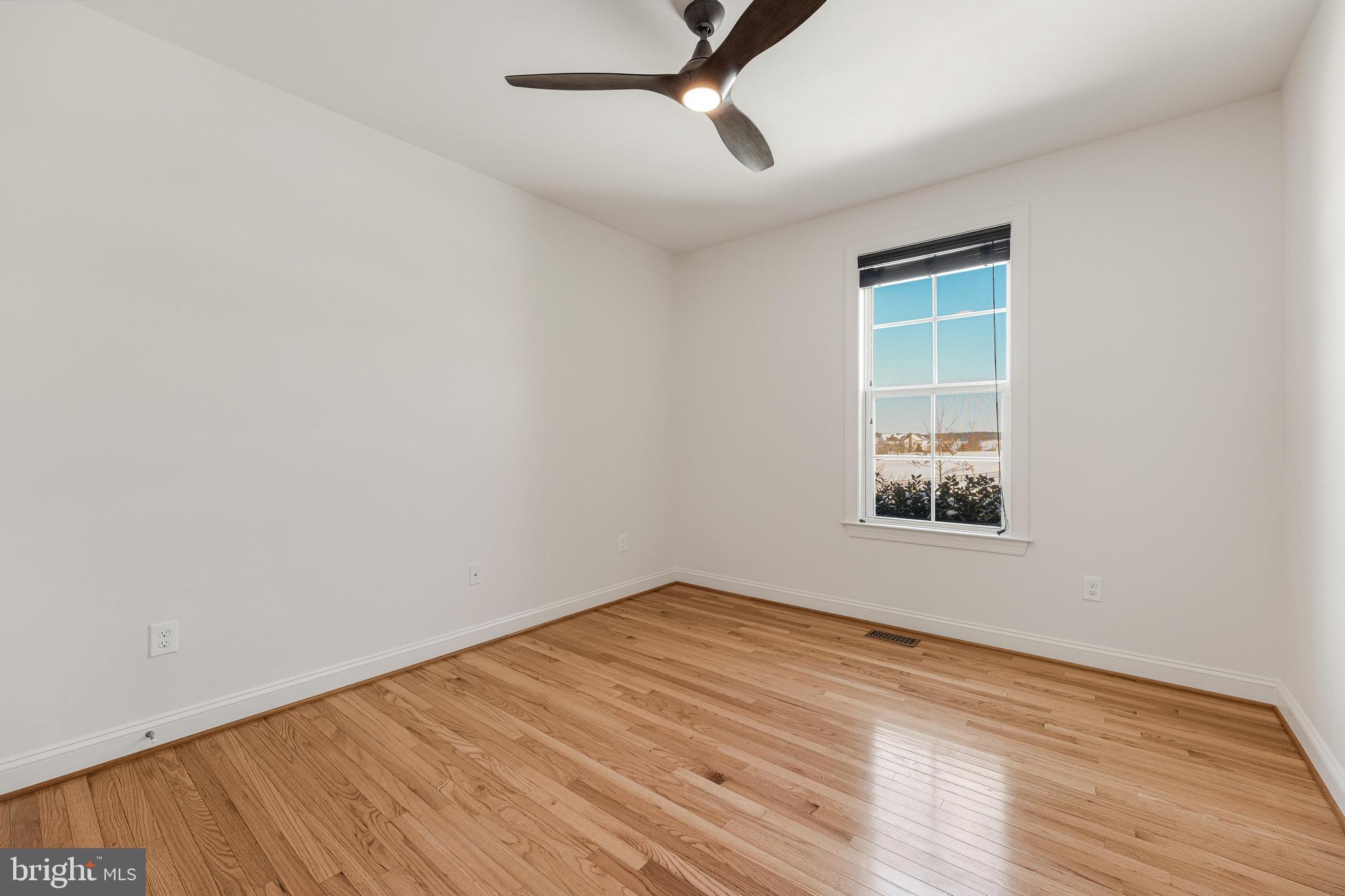 DUTCHMANS CREEK HAMLET - Residential Lease