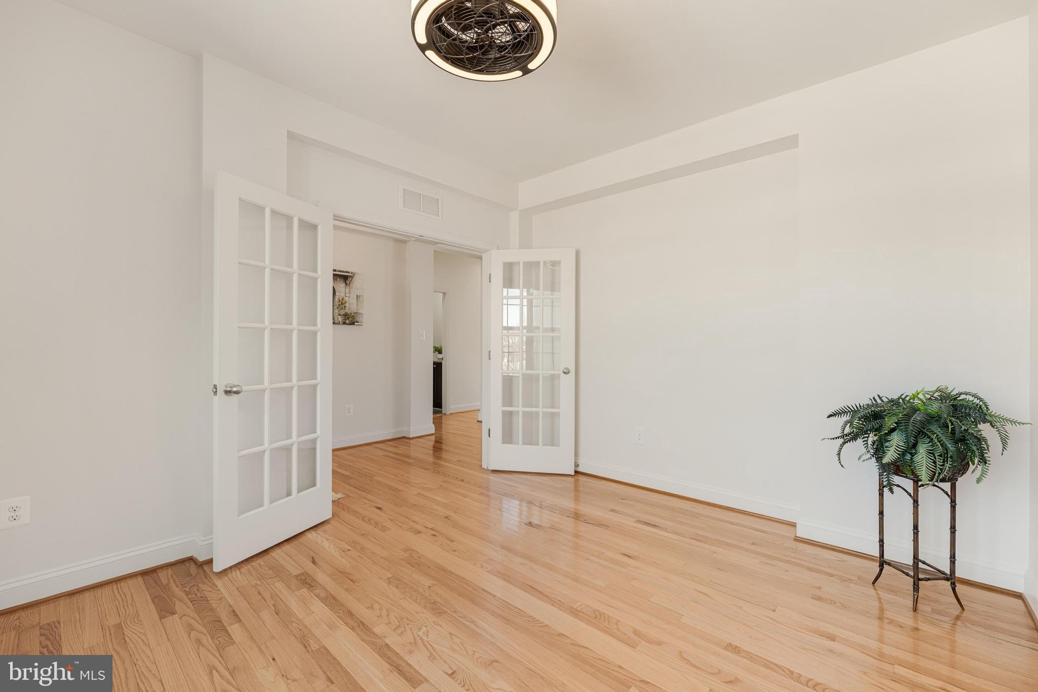 DUTCHMANS CREEK HAMLET - Residential Lease