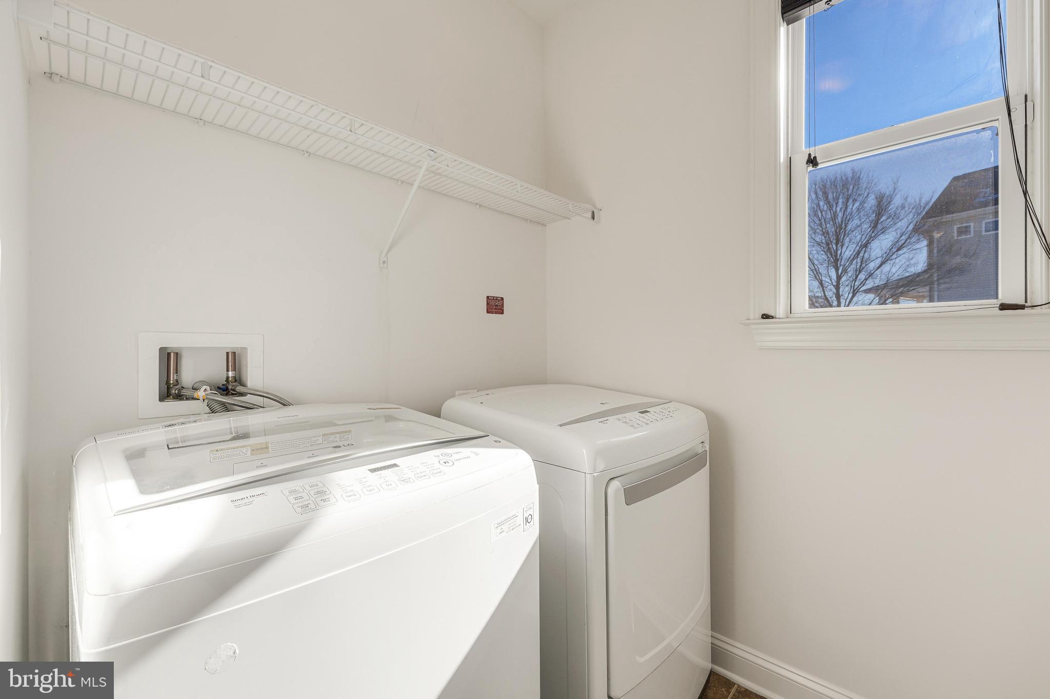 DUTCHMANS CREEK HAMLET - Residential Lease