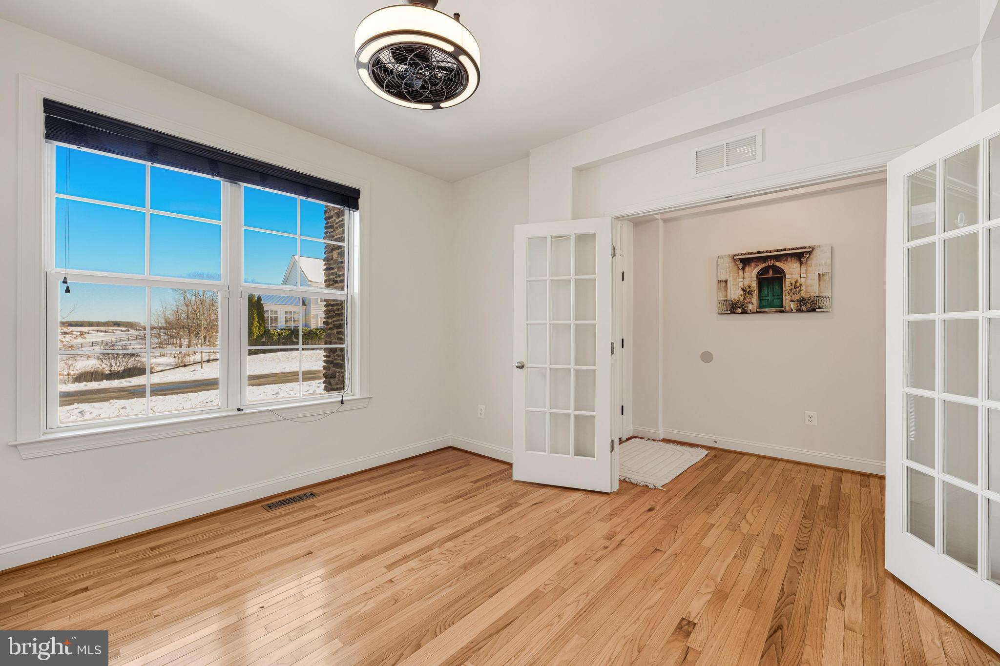 DUTCHMANS CREEK HAMLET - Residential Lease