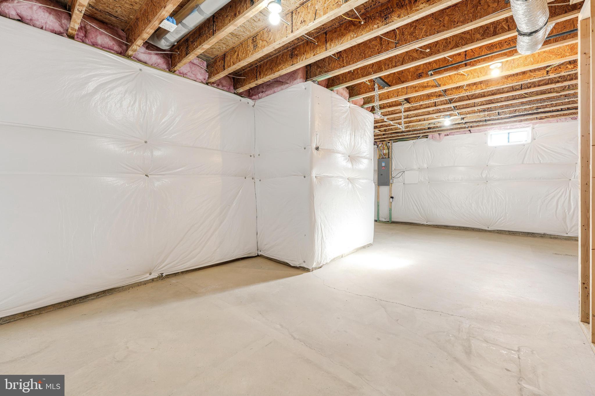 DUTCHMANS CREEK HAMLET - Residential Lease