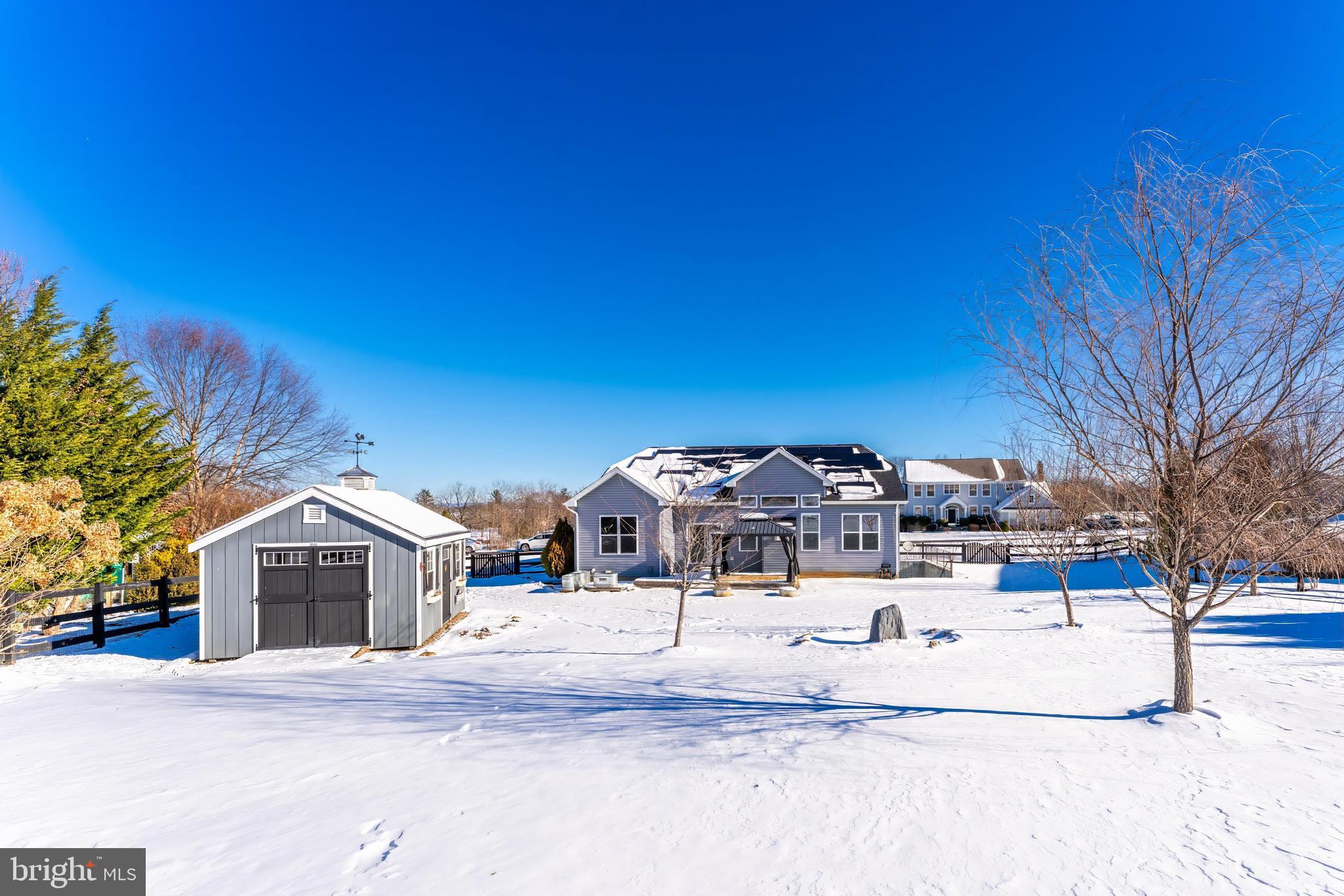 DUTCHMANS CREEK HAMLET - Residential Lease