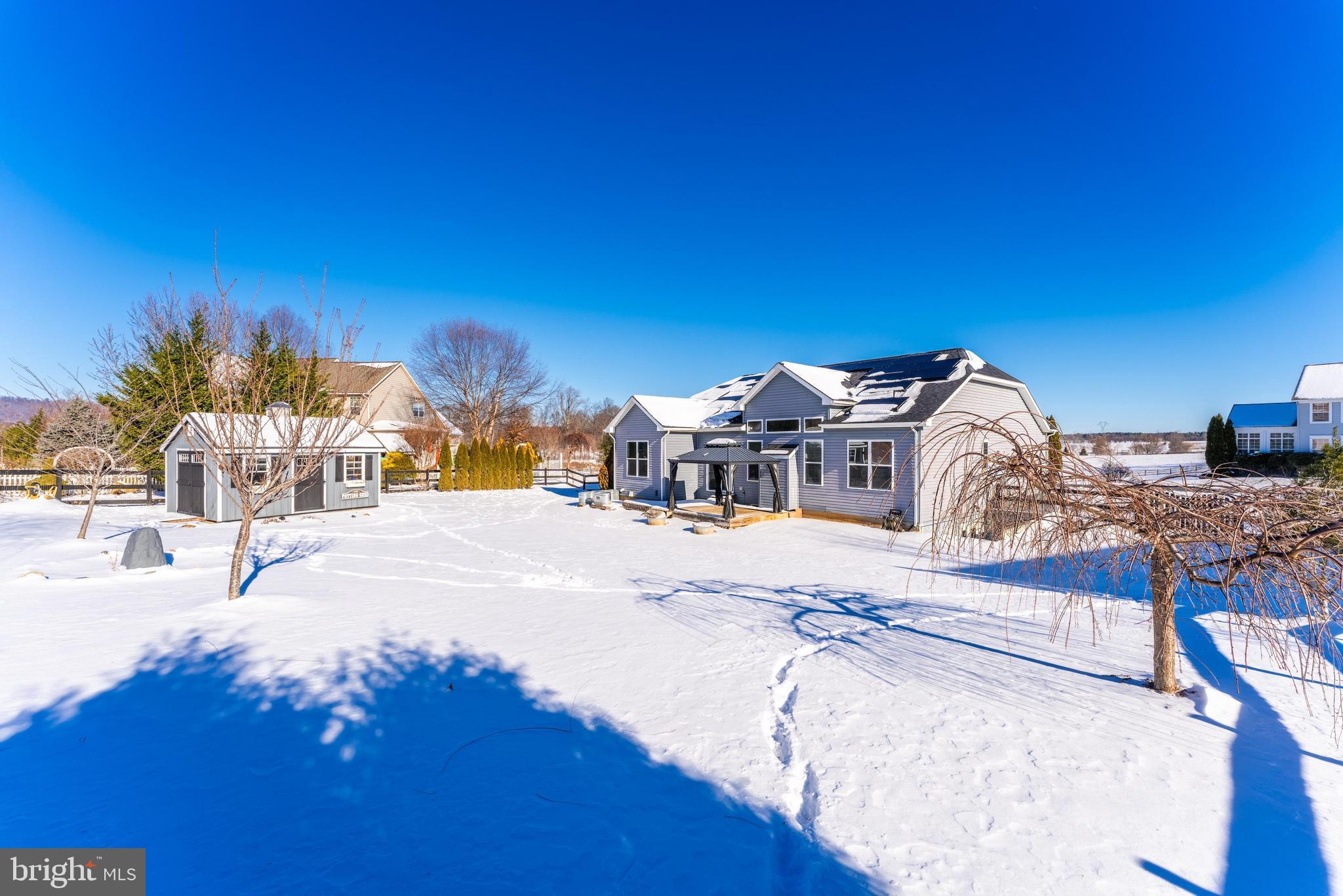 DUTCHMANS CREEK HAMLET - Residential Lease