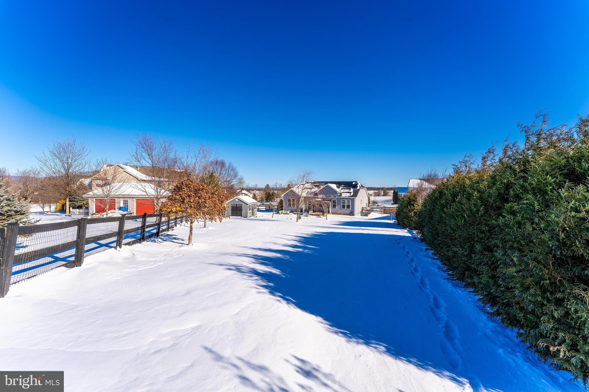 DUTCHMANS CREEK HAMLET - Residential Lease