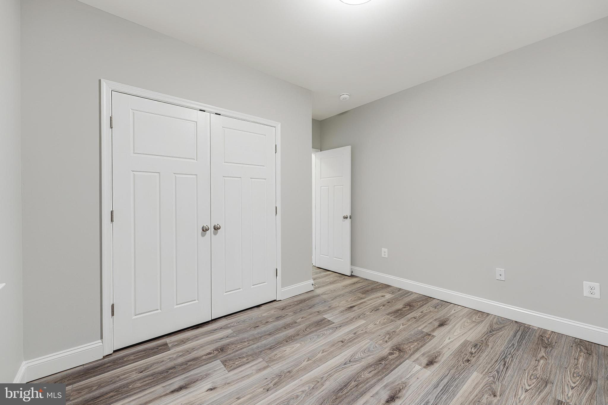 DUTCHMANS CREEK HAMLET - Residential Lease