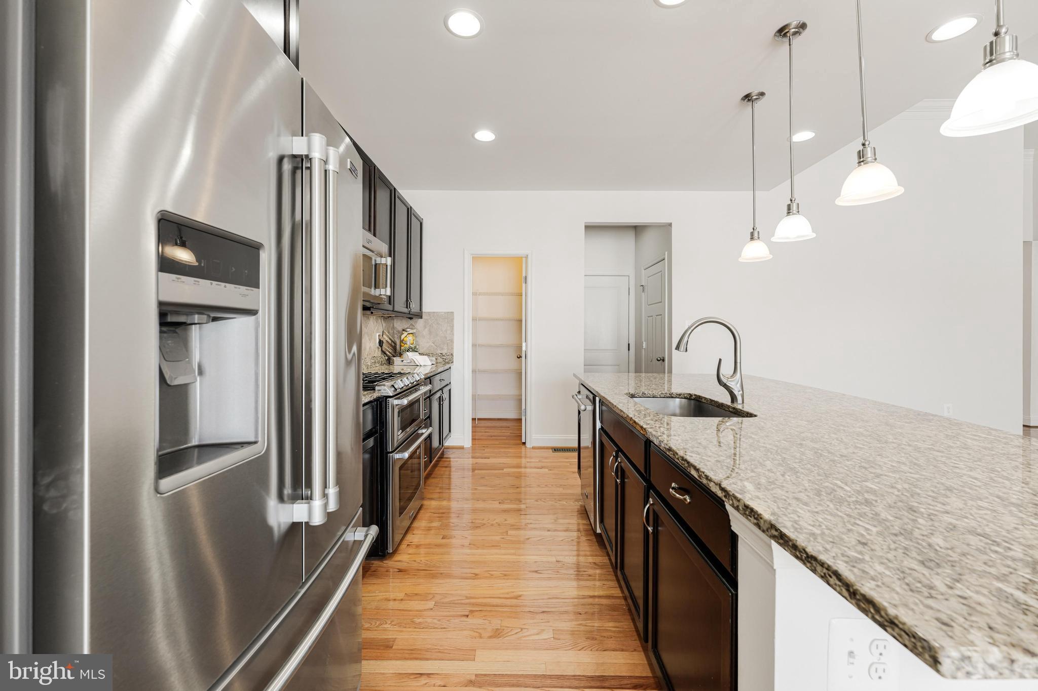 DUTCHMANS CREEK HAMLET - Residential Lease