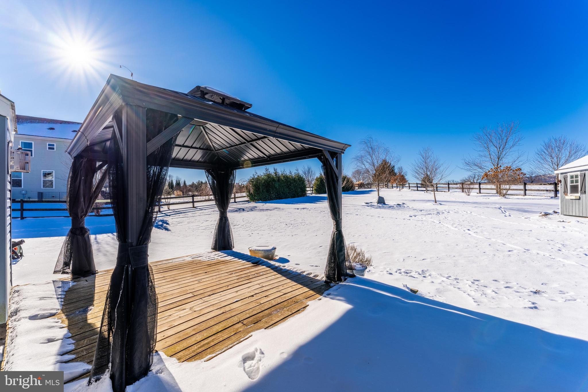 DUTCHMANS CREEK HAMLET - Residential Lease