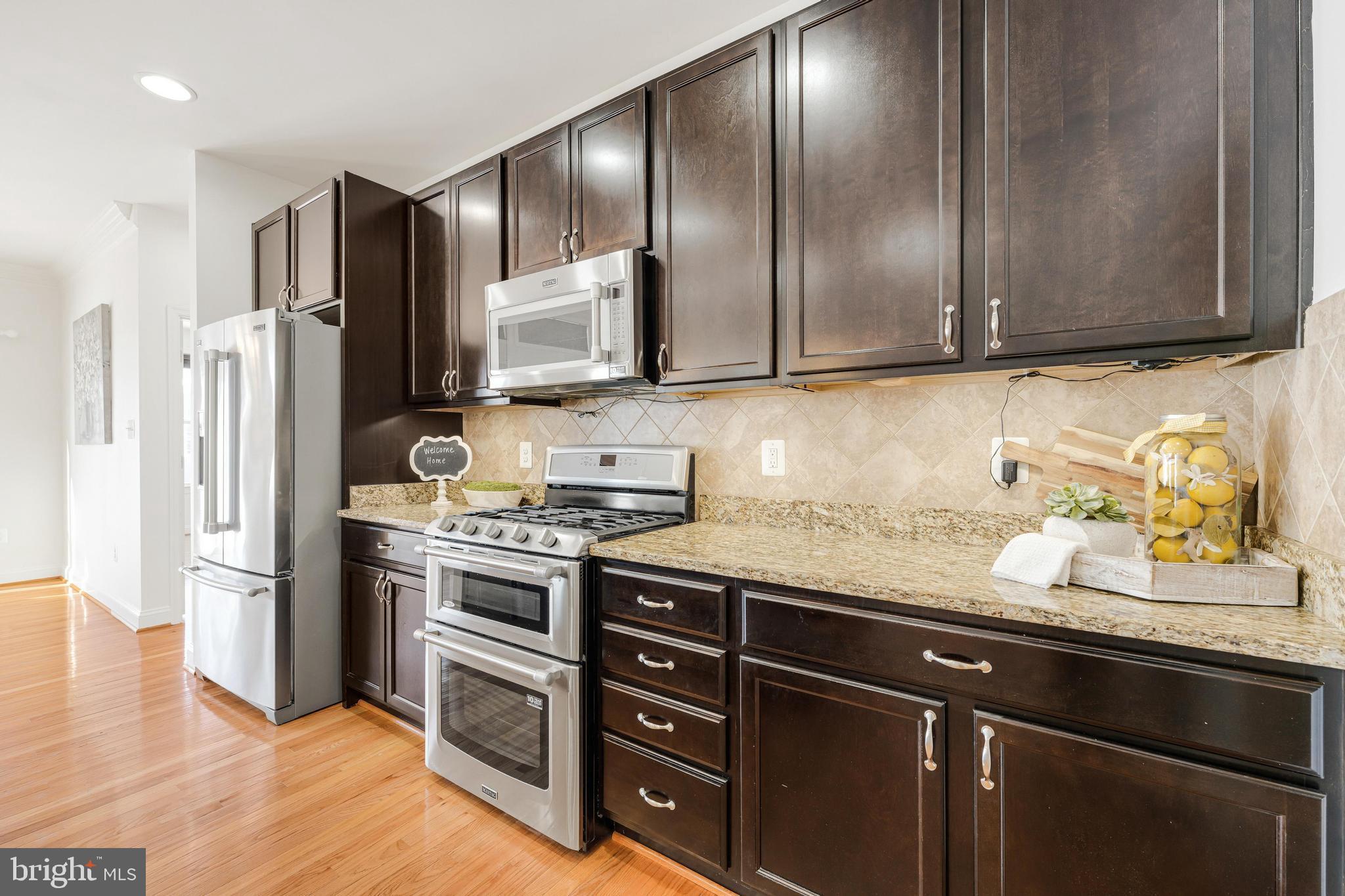 DUTCHMANS CREEK HAMLET - Residential Lease