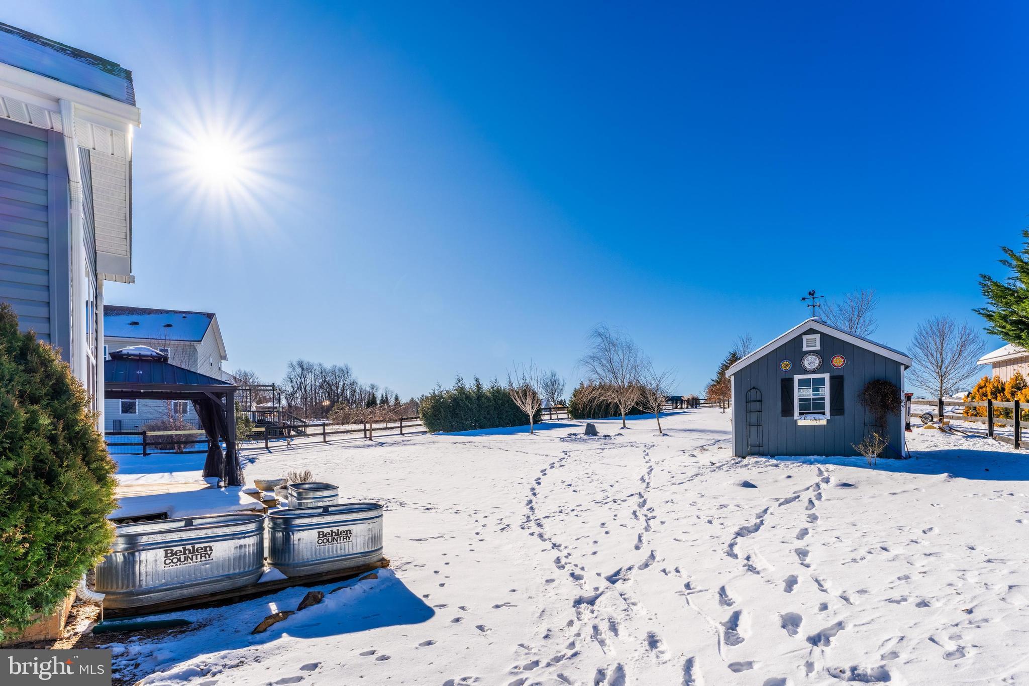 DUTCHMANS CREEK HAMLET - Residential Lease