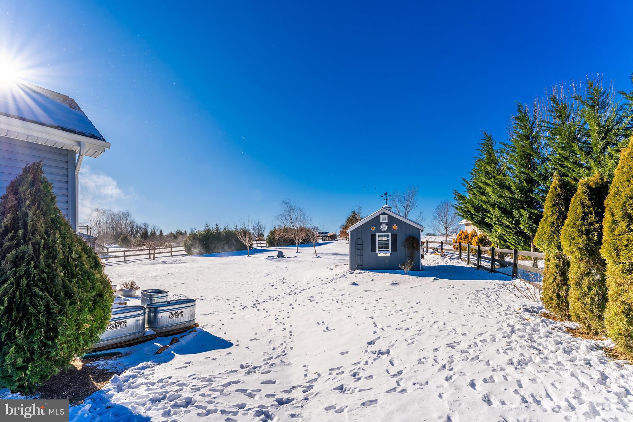 DUTCHMANS CREEK HAMLET - Residential Lease