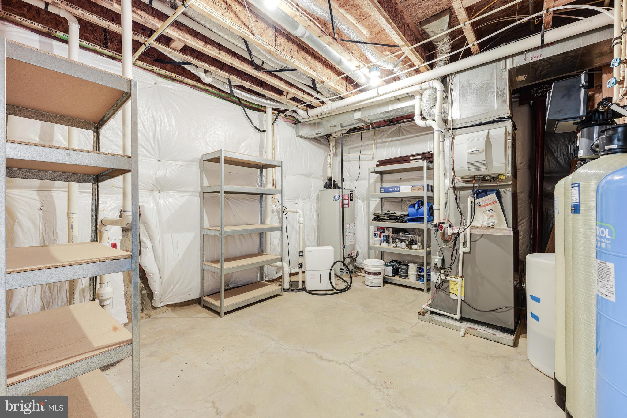 DUTCHMANS CREEK HAMLET - Residential Lease