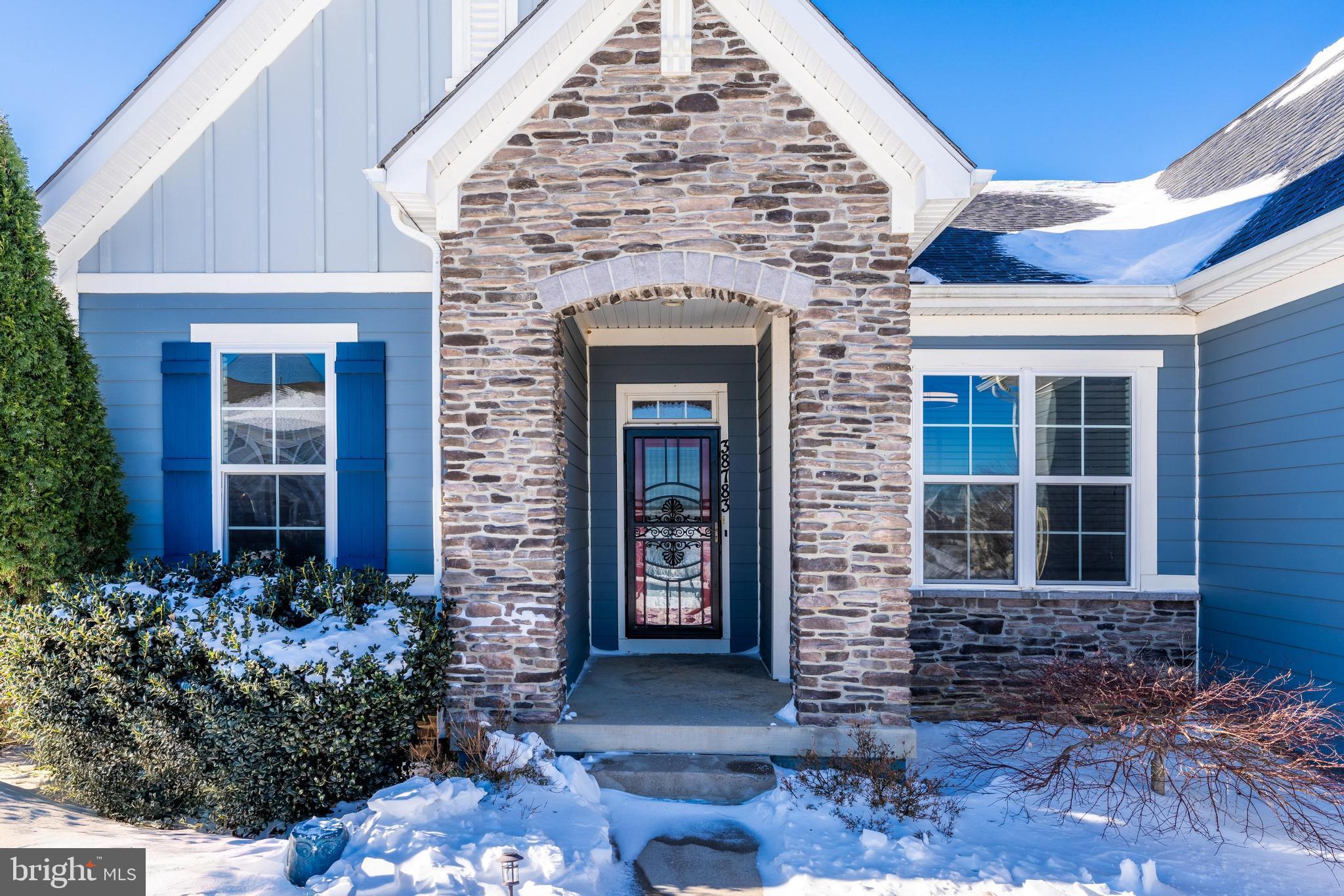 DUTCHMANS CREEK HAMLET - Residential Lease