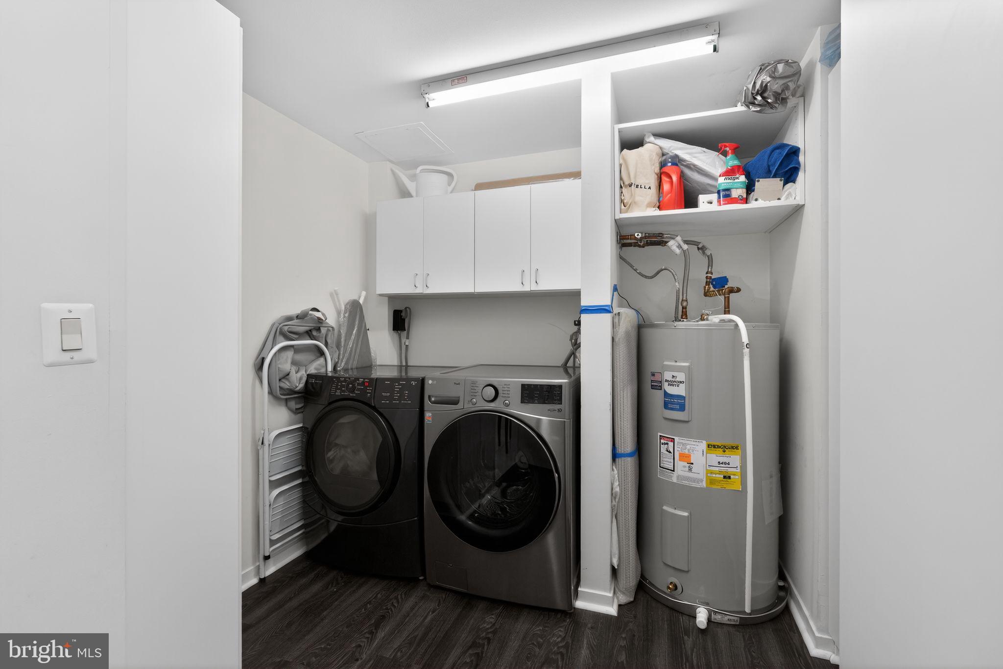 LOGAN SQUARE - Residential