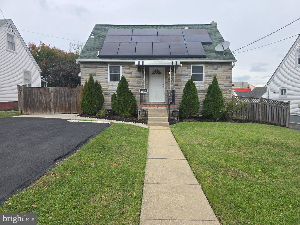Photo of 2214 Smith Avenue, HALETHORPE, MD 21227 (MLS # MDBC2179046)