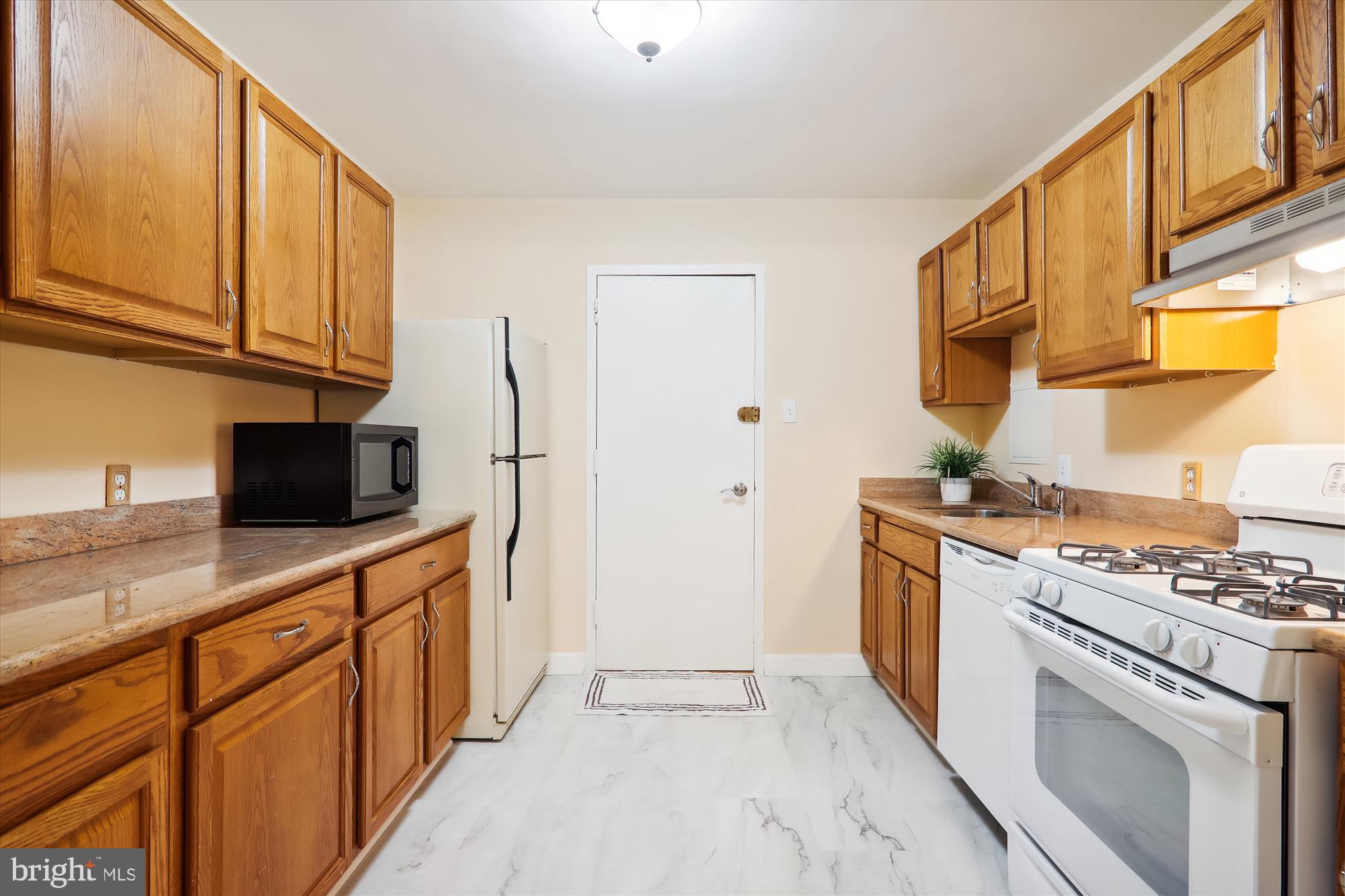 KENWOOD PLACE - Residential