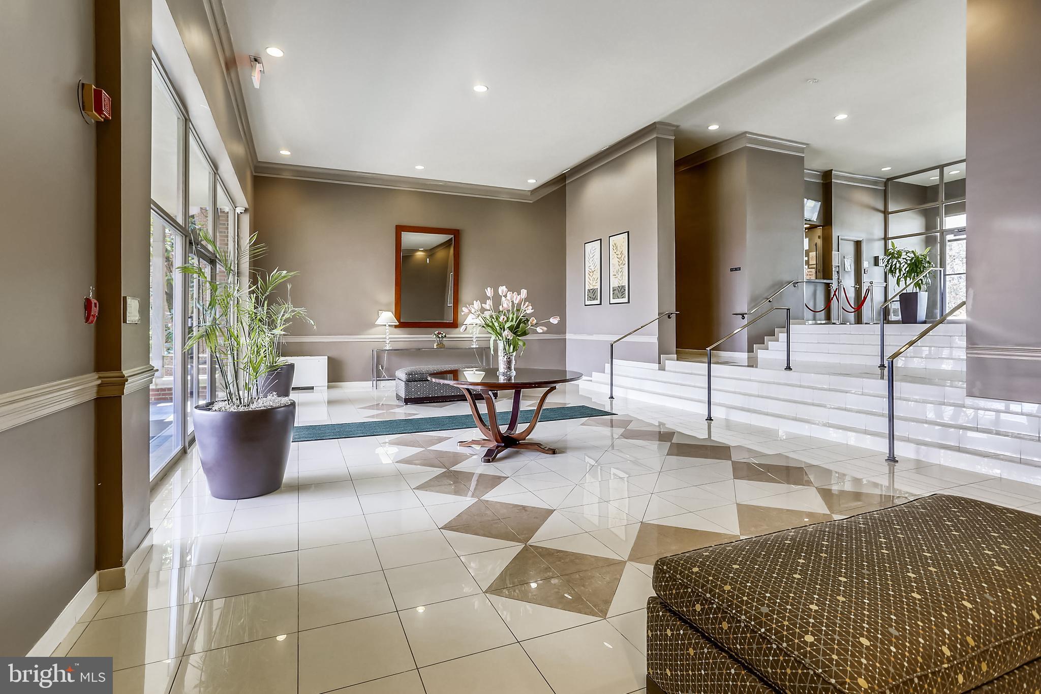 KENWOOD PLACE - Residential