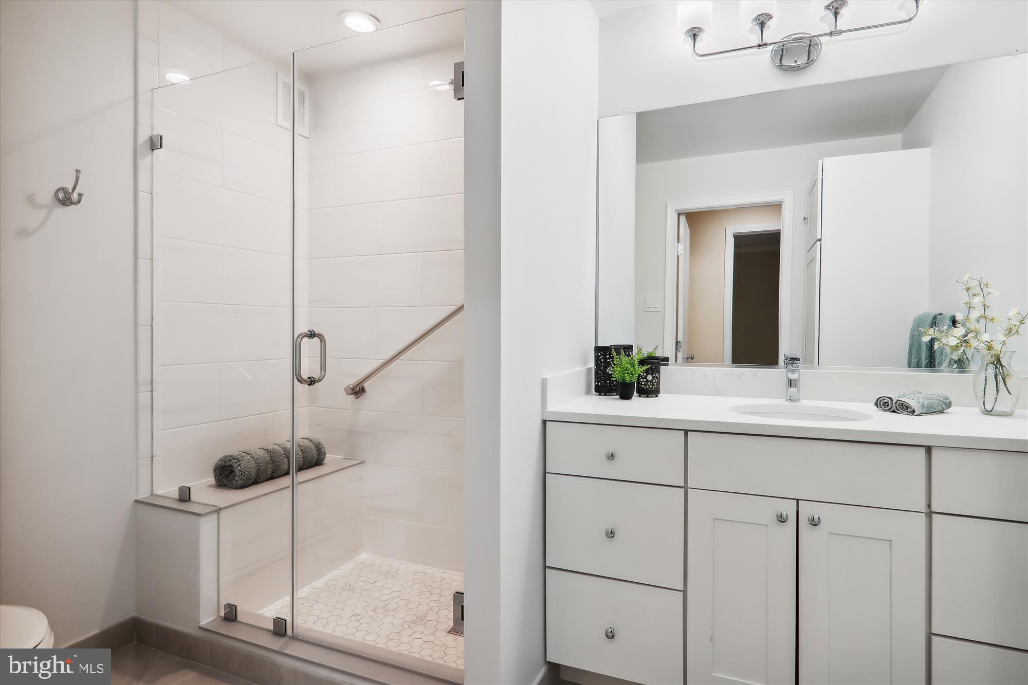 KENWOOD PLACE - Residential