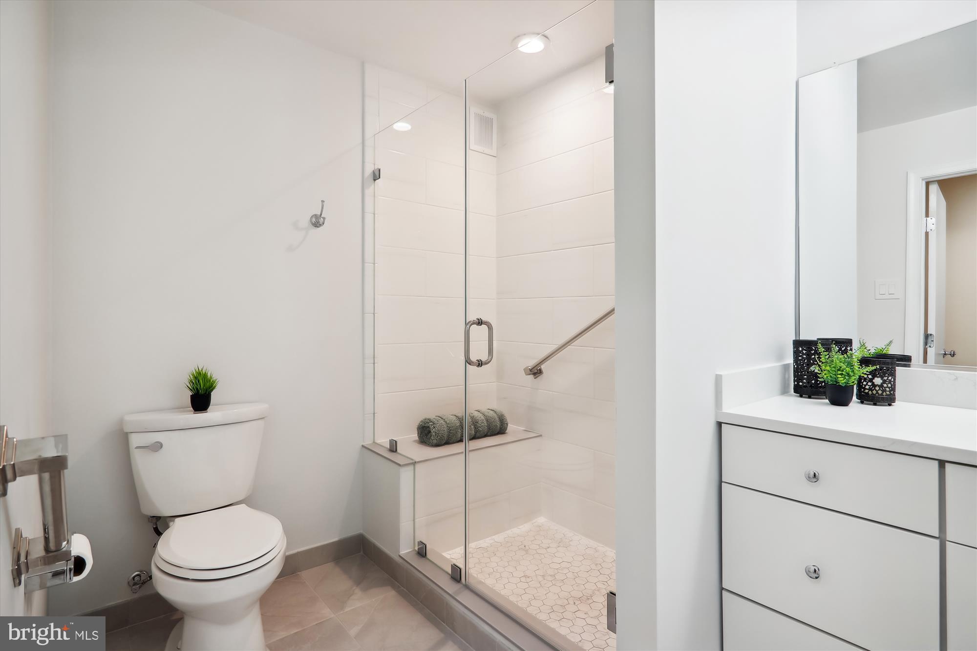 KENWOOD PLACE - Residential