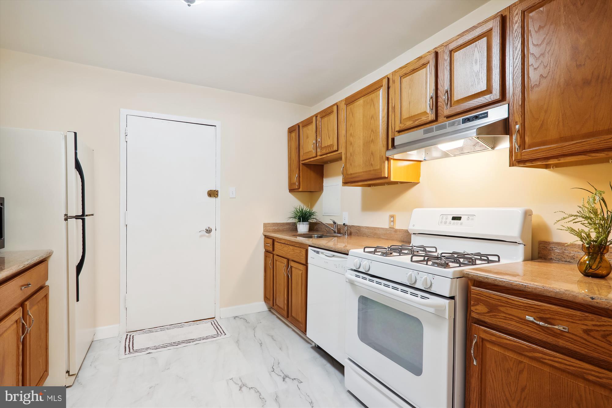 KENWOOD PLACE - Residential