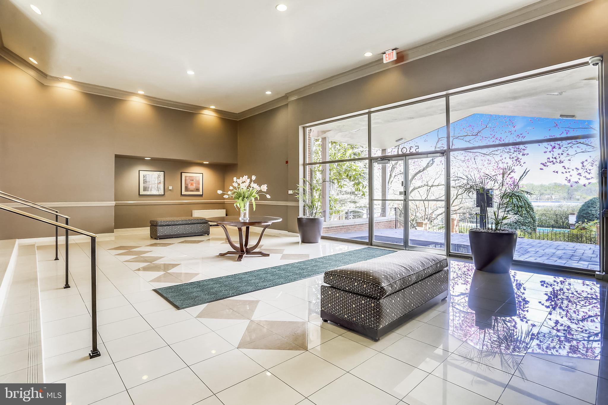 KENWOOD PLACE - Residential