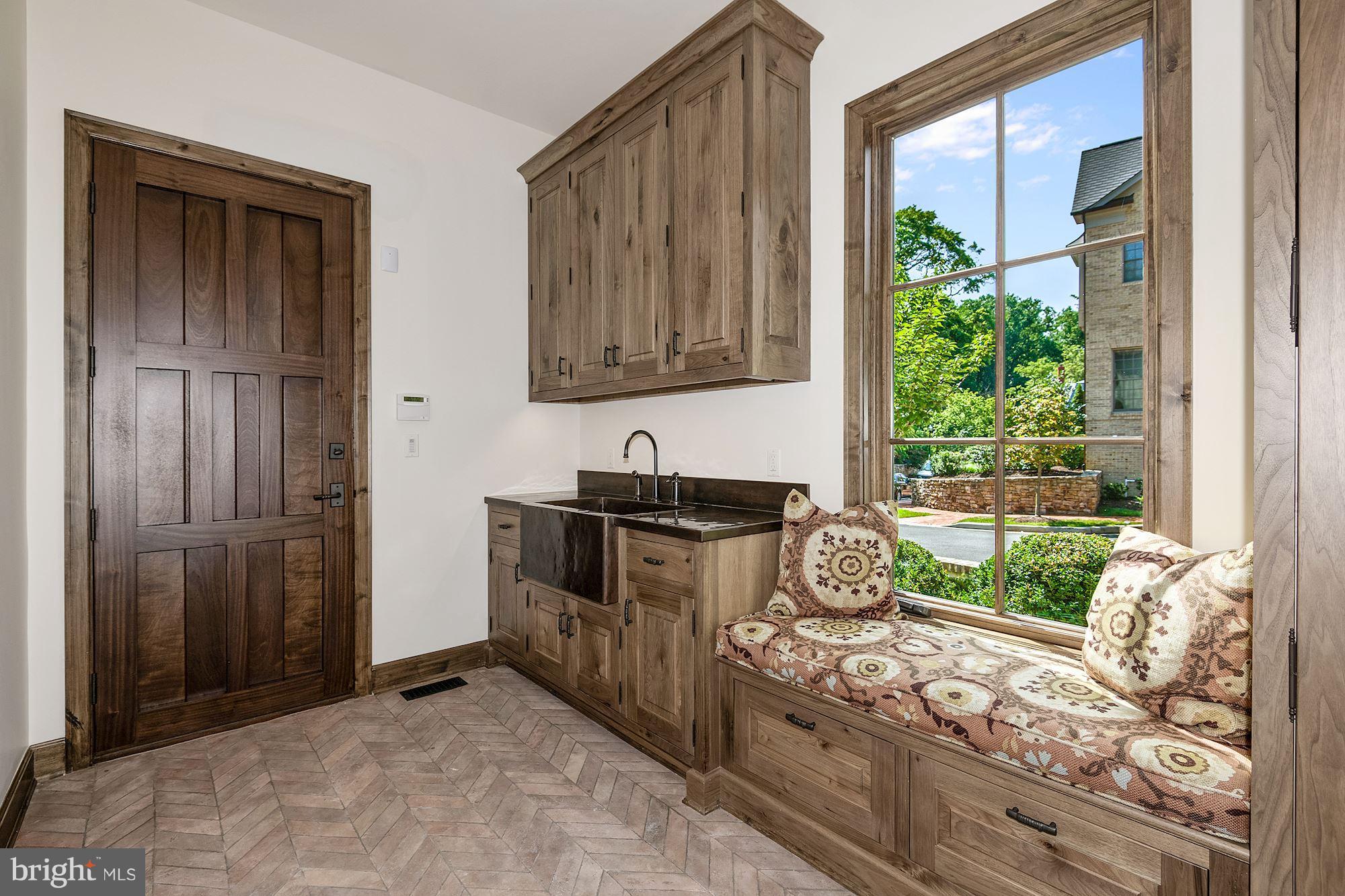 FOXHALL - Residential
