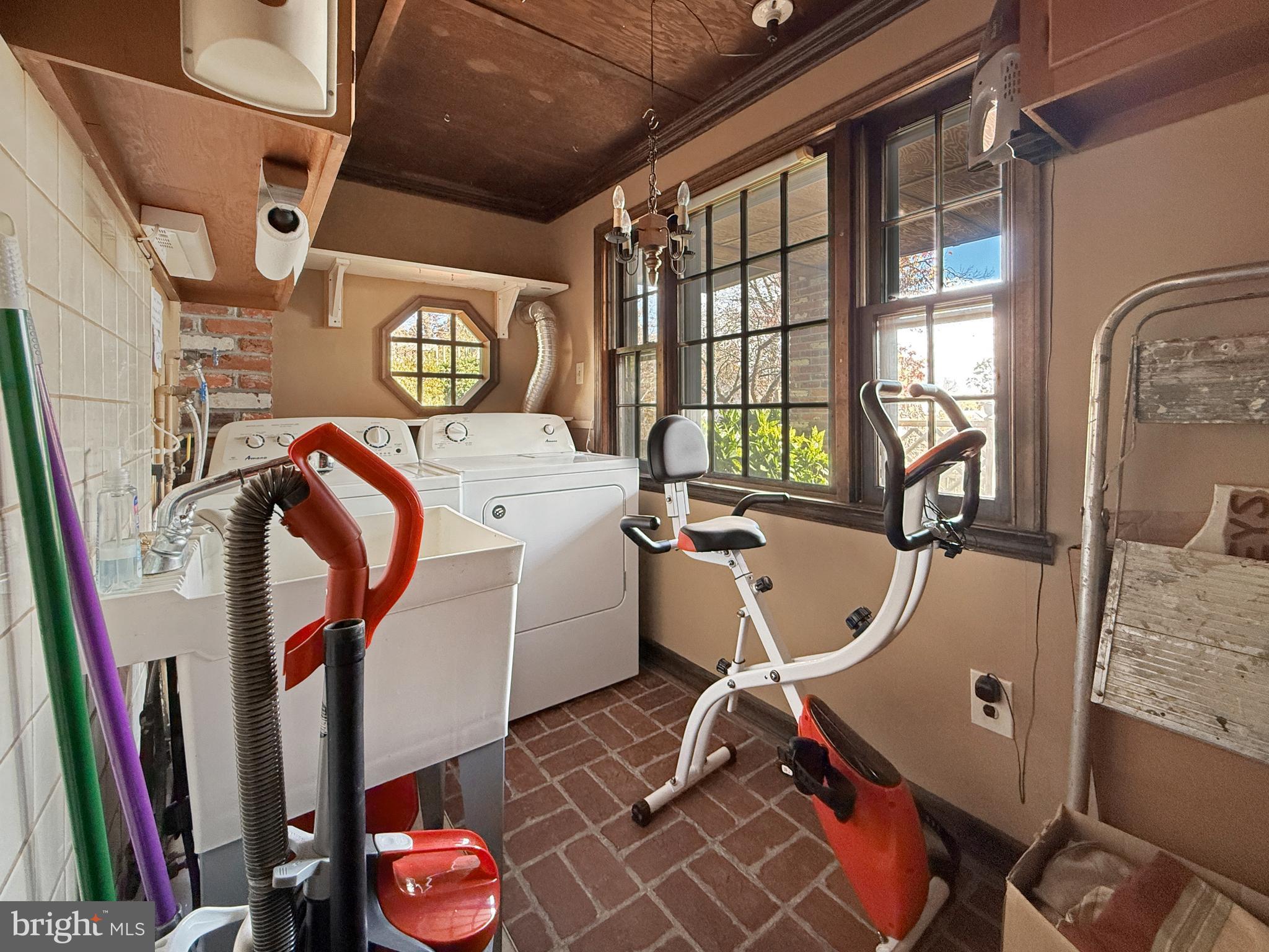 ABINGTON WOODS - Residential