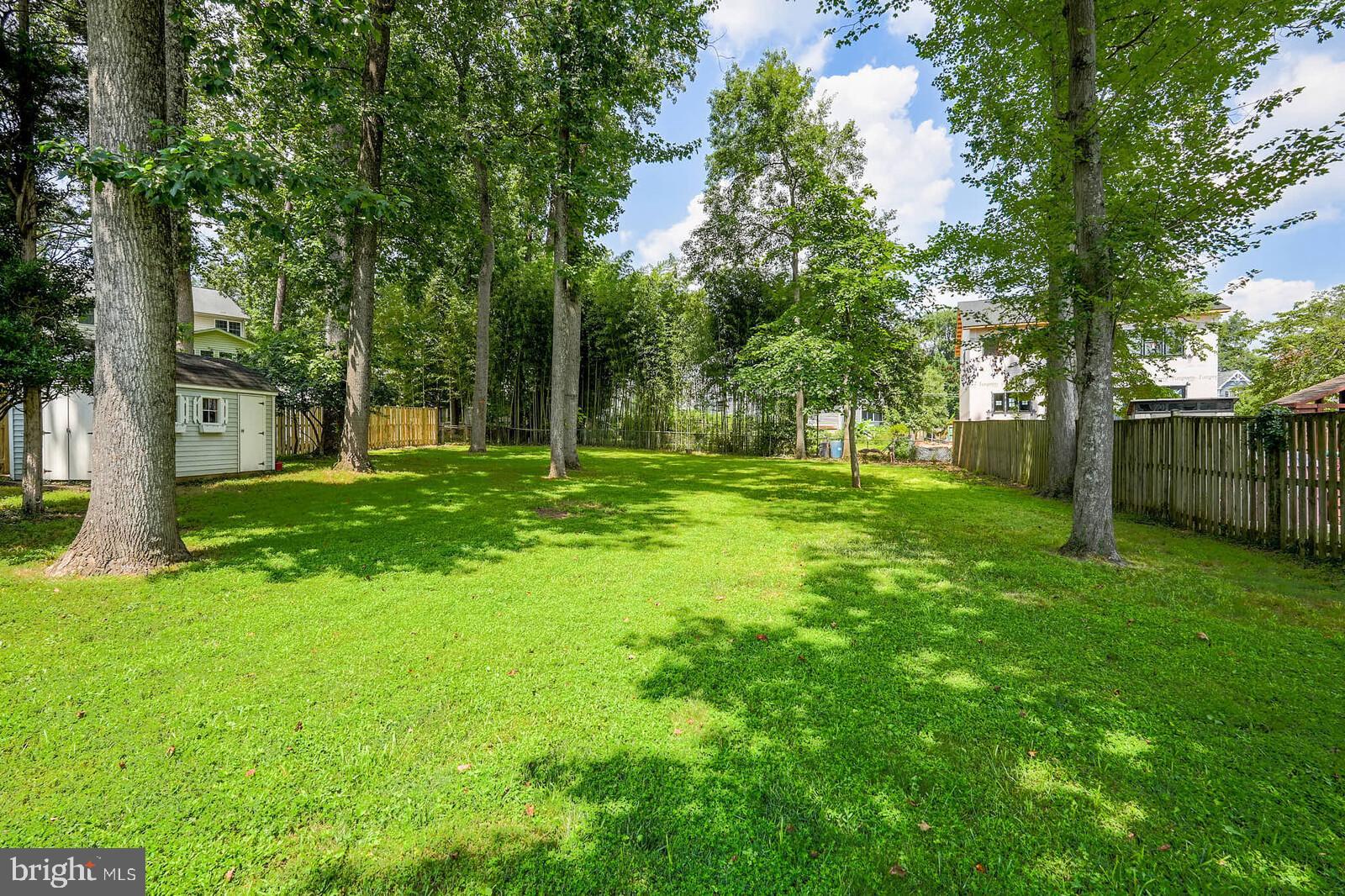 VIENNA WOODS - Residential