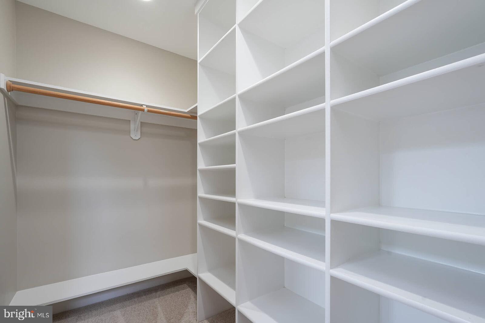 VIENNA WOODS - Residential