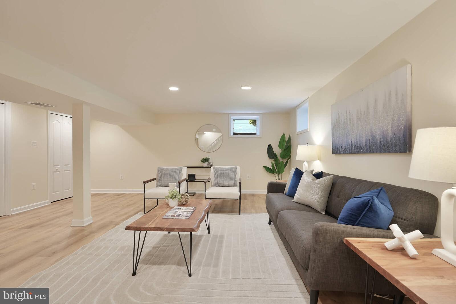 VIENNA WOODS - Residential