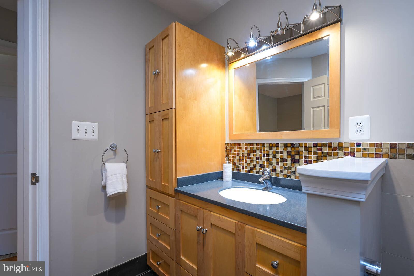 VIENNA WOODS - Residential