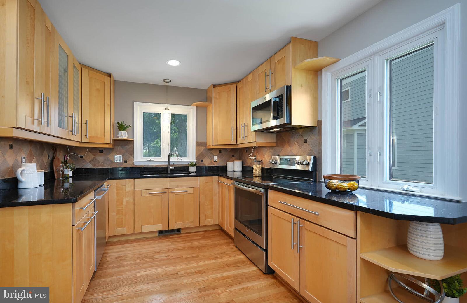 VIENNA WOODS - Residential