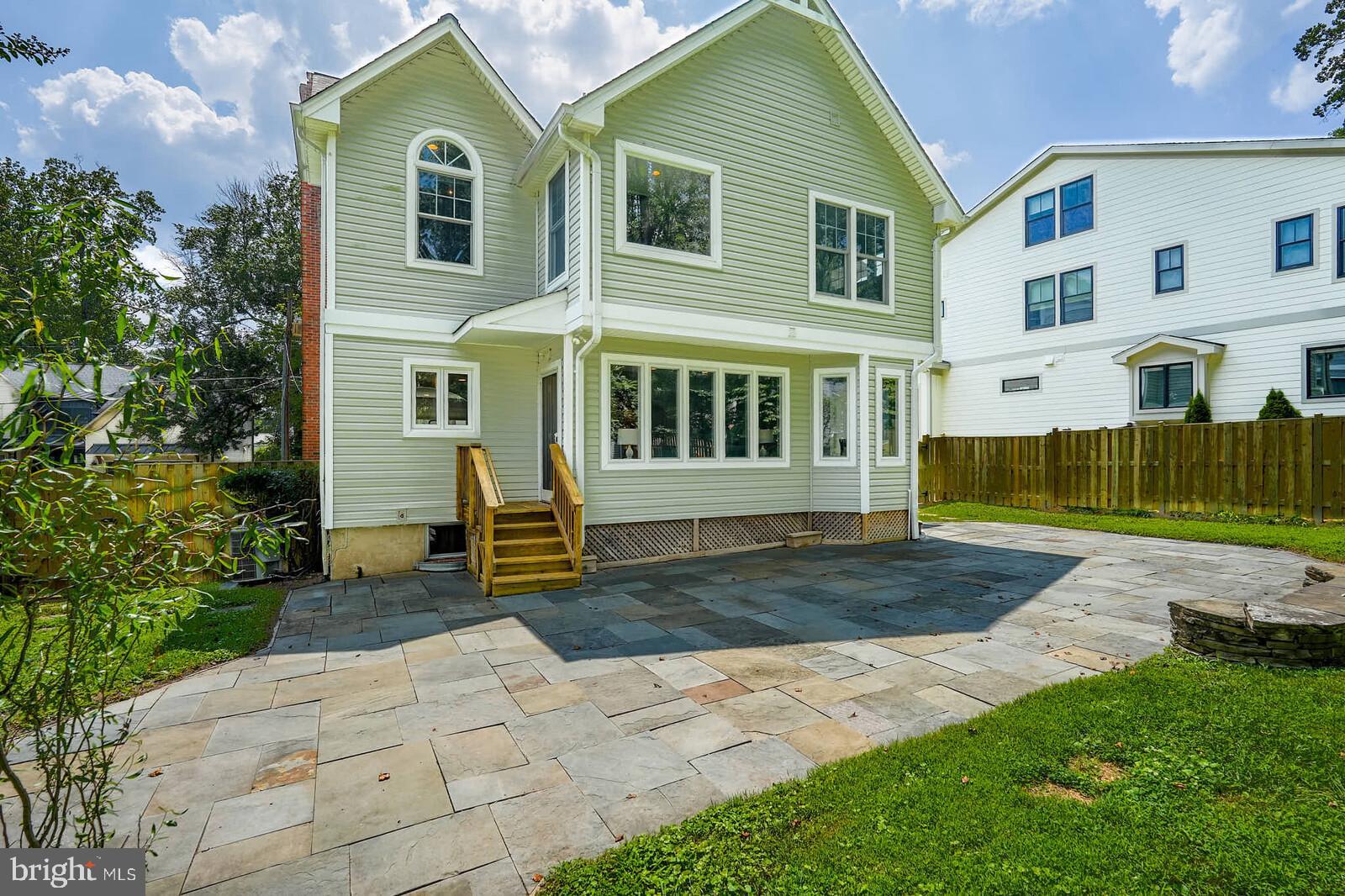 VIENNA WOODS - Residential