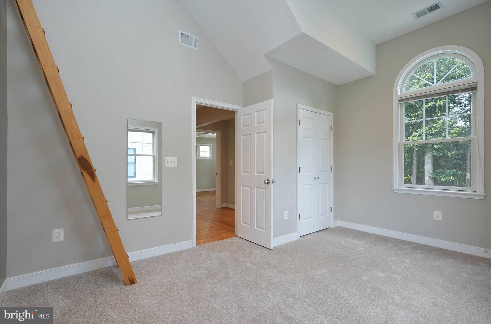 VIENNA WOODS - Residential