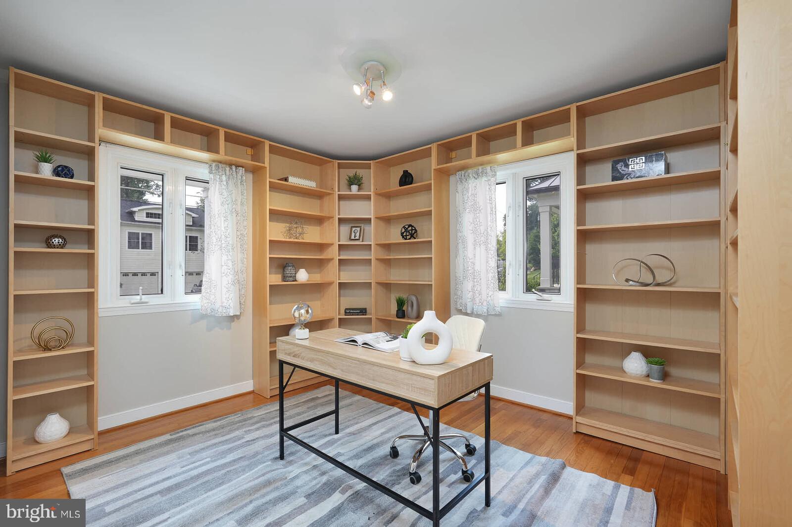 VIENNA WOODS - Residential