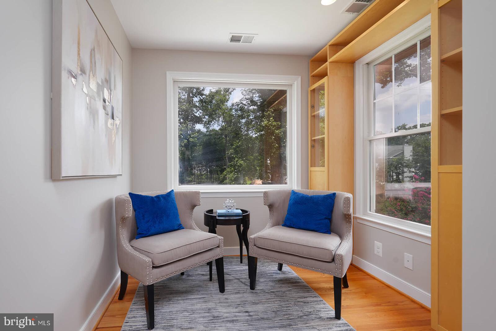 VIENNA WOODS - Residential