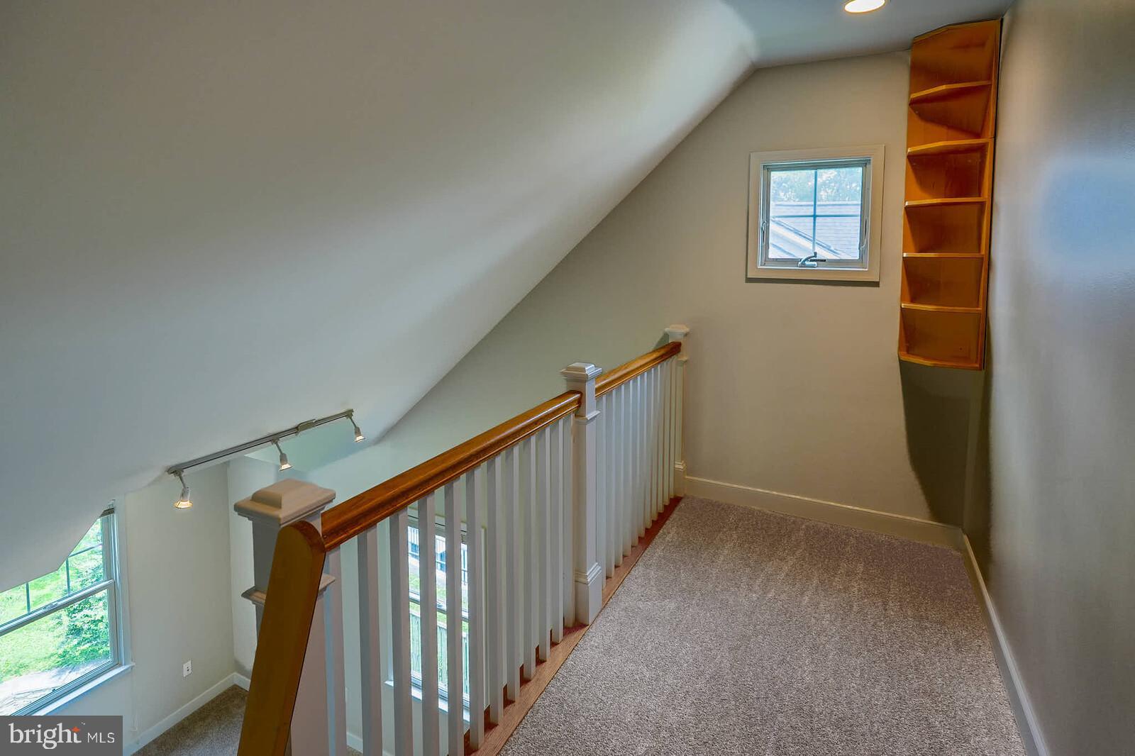 VIENNA WOODS - Residential