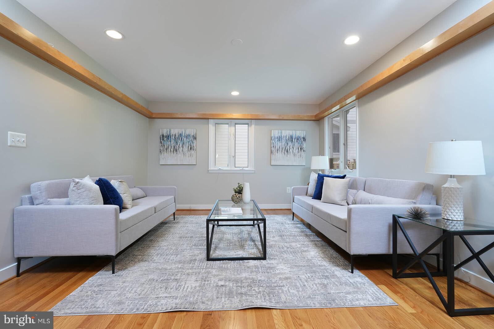 VIENNA WOODS - Residential