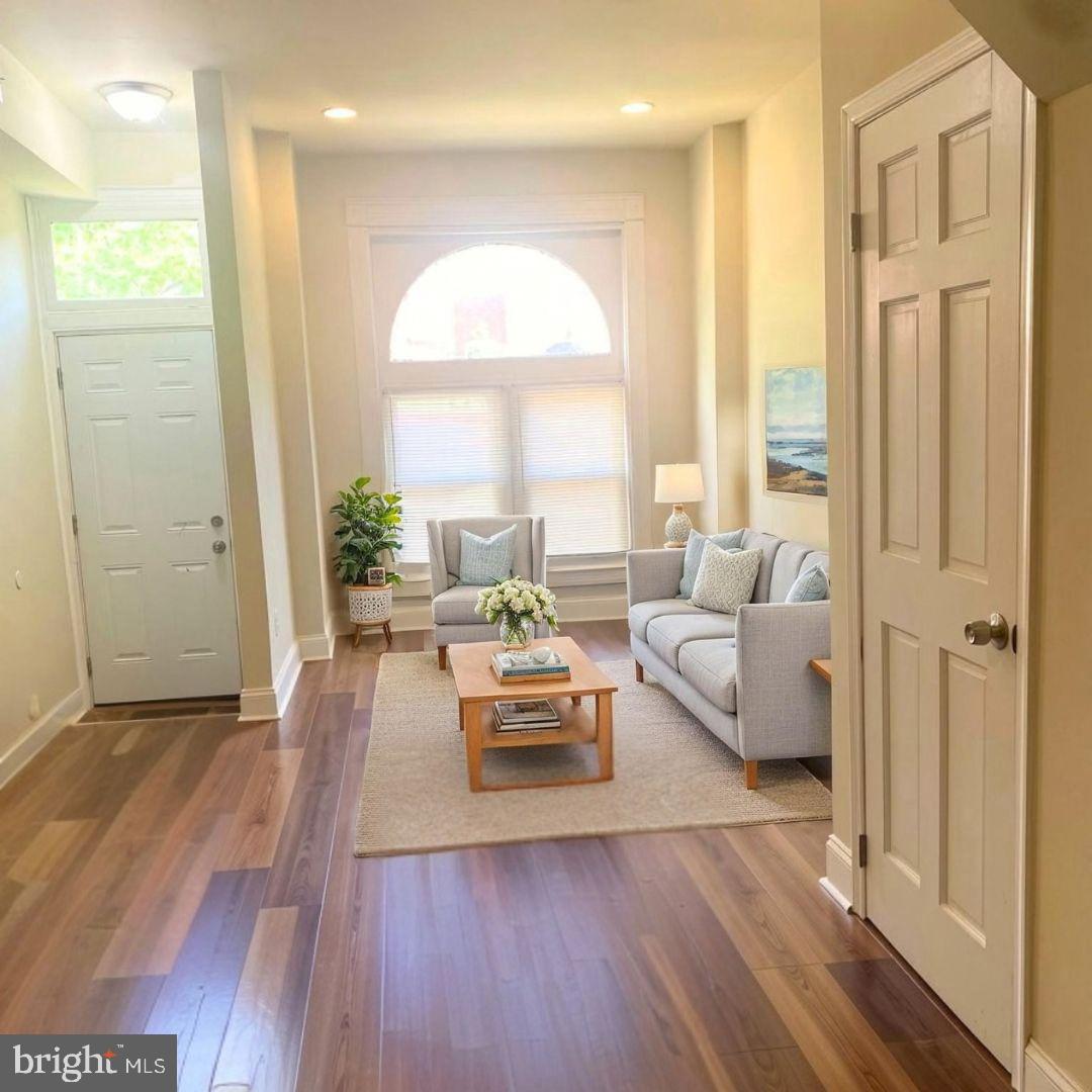 2720 PARKWOOD AVENUE
