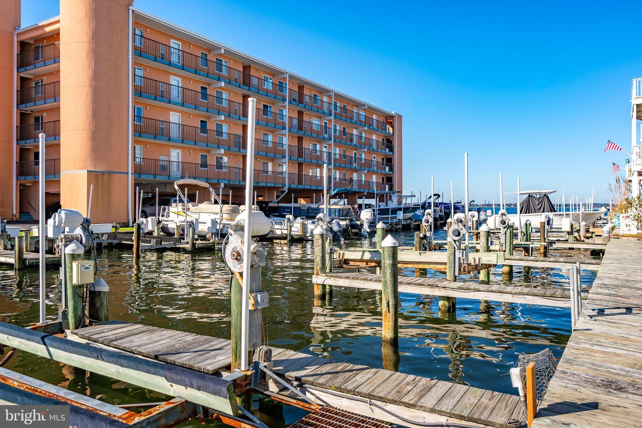 731 MOORING ROAD 205