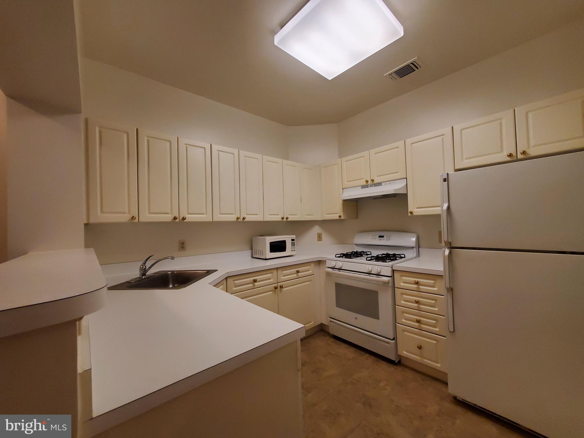 WORLDGATE CONDO - Residential Lease