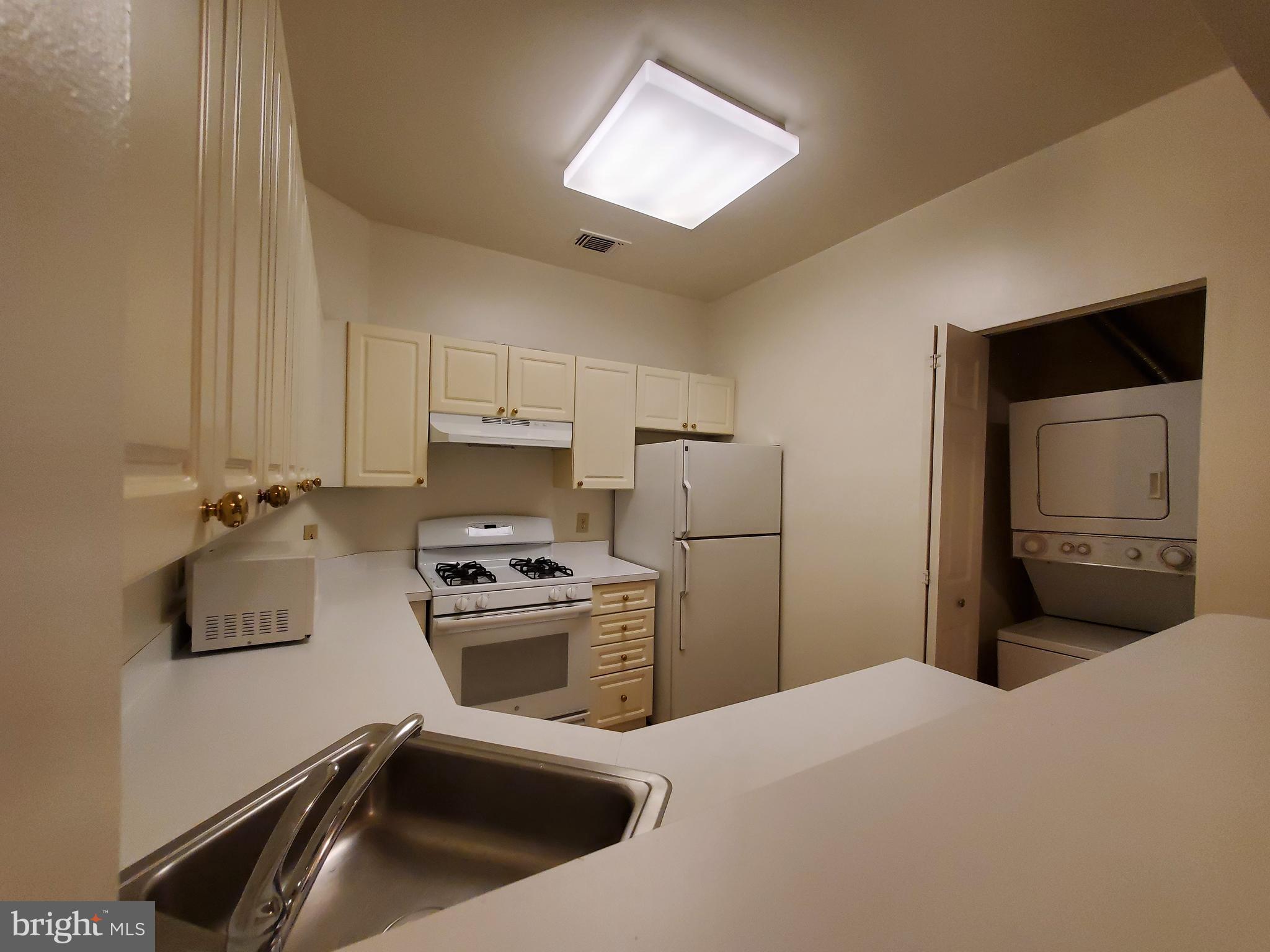 WORLDGATE CONDO - Residential Lease