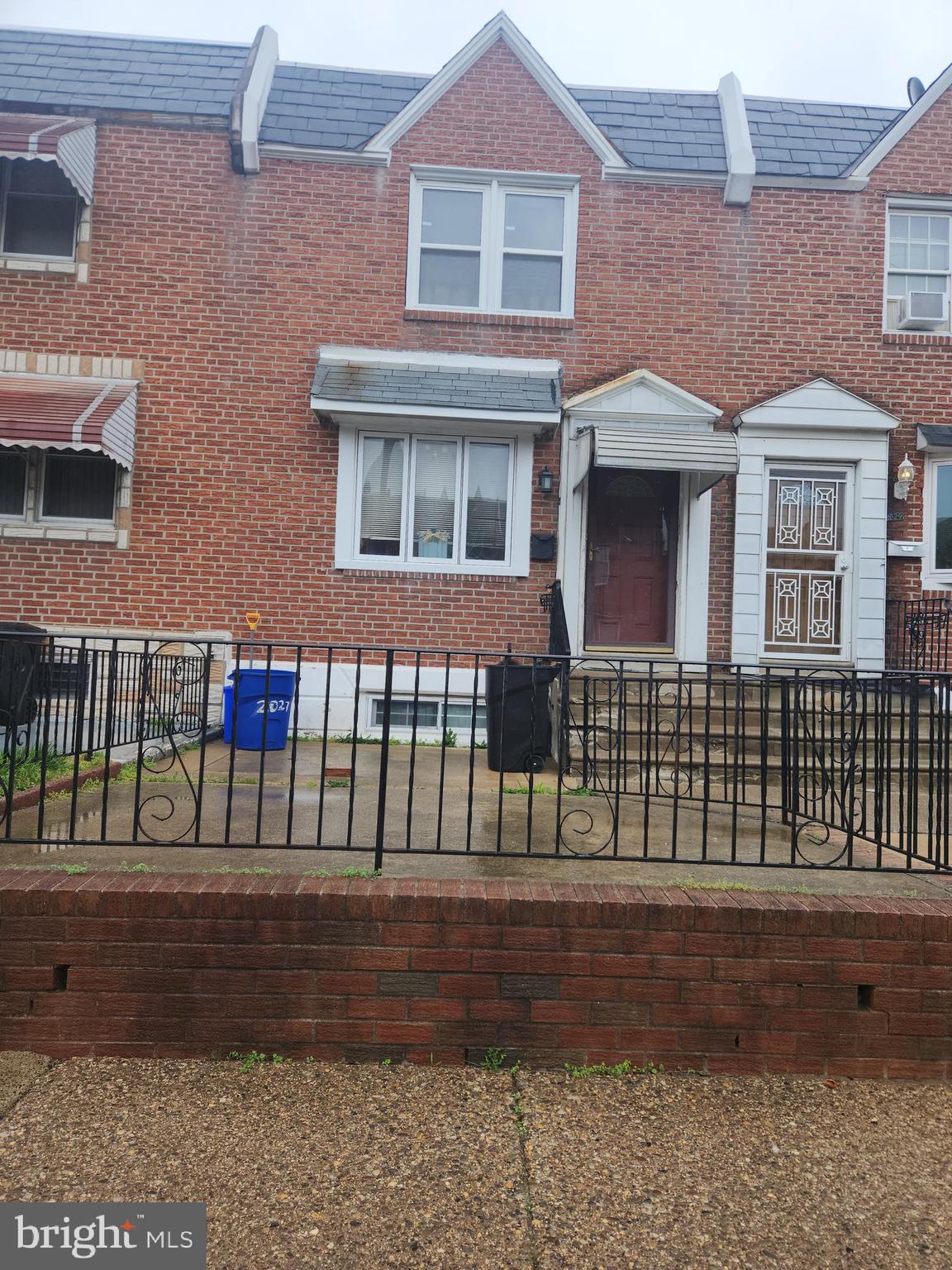 2027 ANCHOR STREET