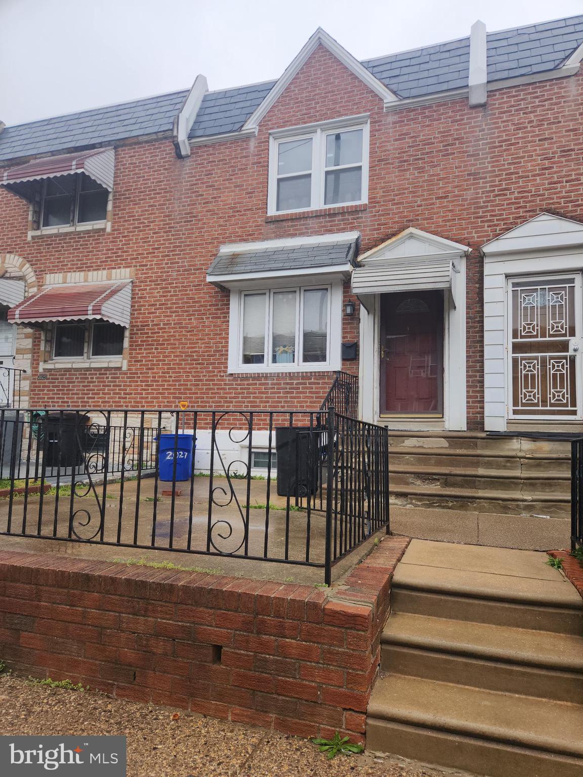 2027 ANCHOR STREET