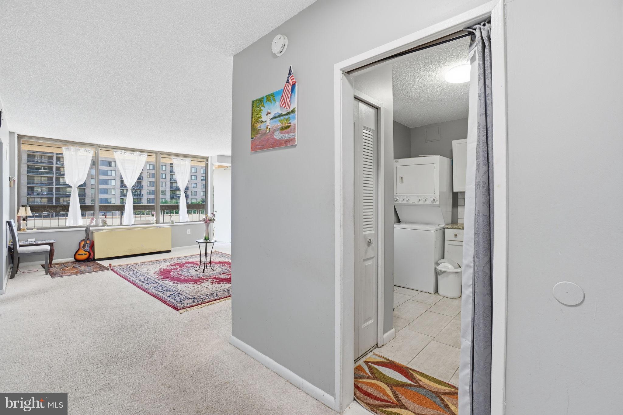 SKYLINE PLAZA - Residential