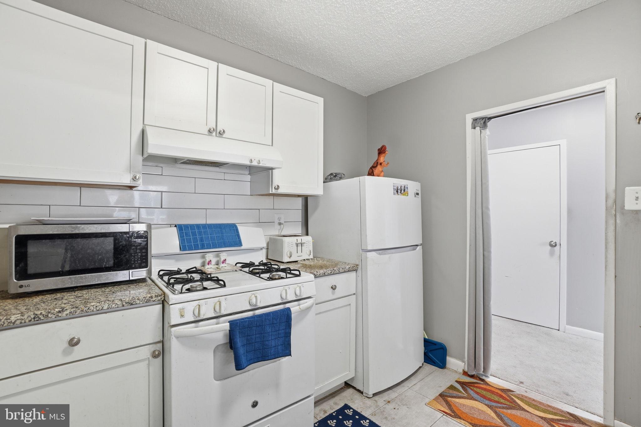 SKYLINE PLAZA - Residential
