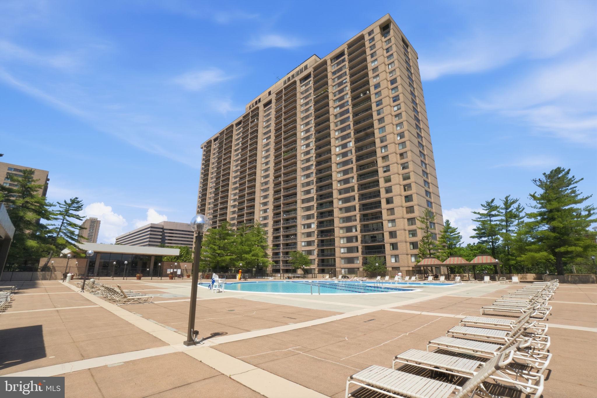 SKYLINE PLAZA - Residential