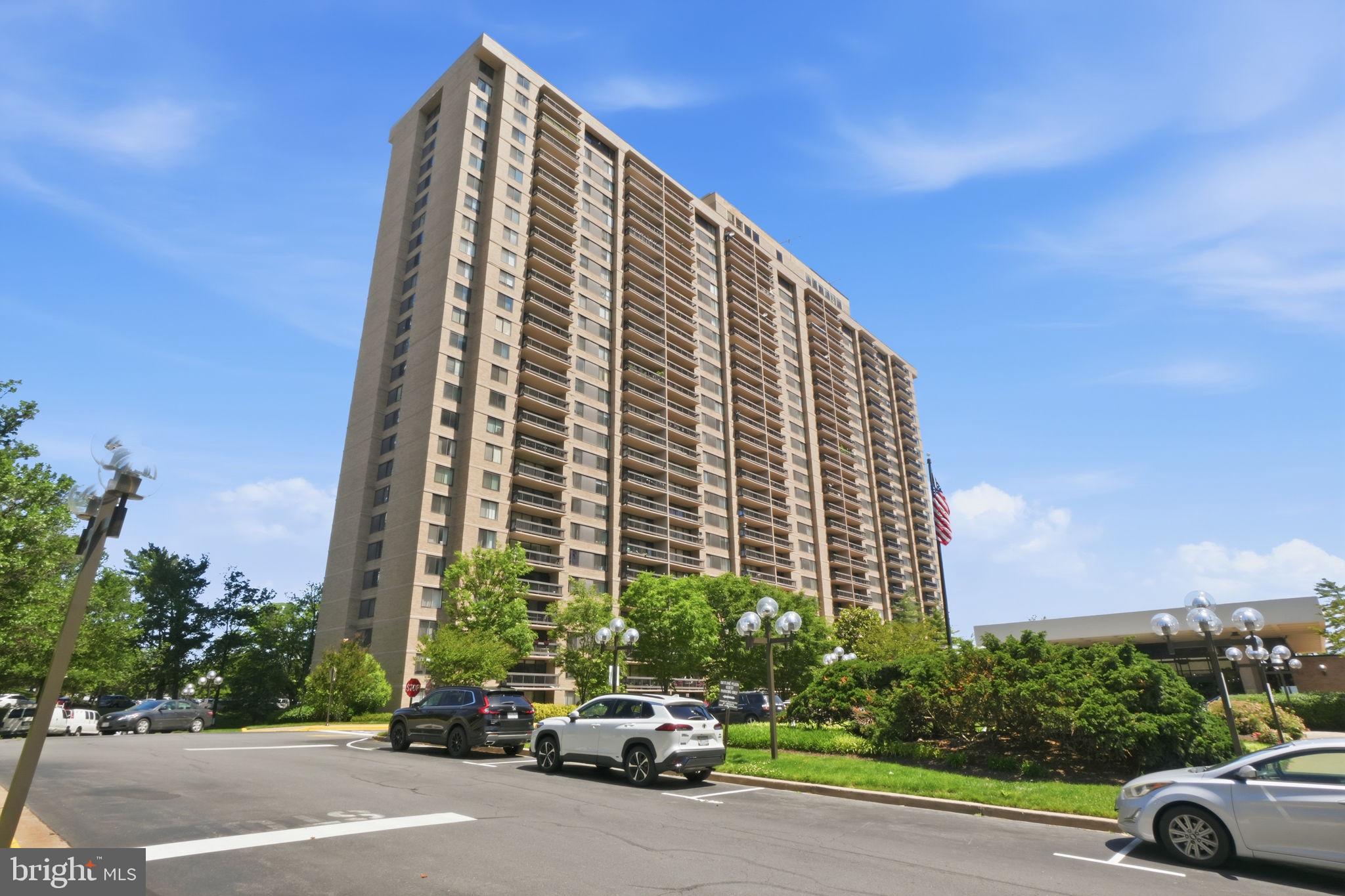 SKYLINE PLAZA - Residential