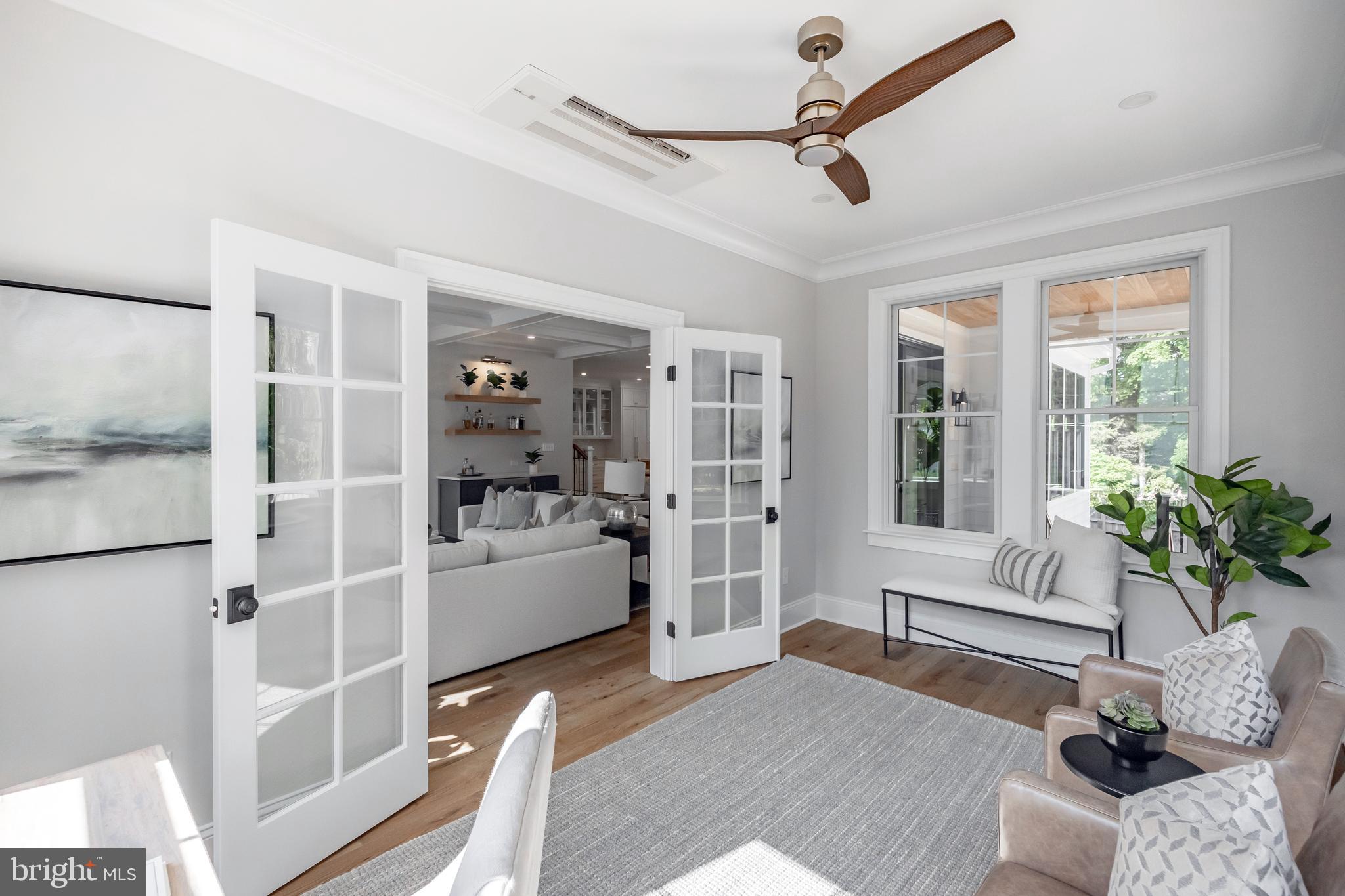 COLONIAL VILLAGE - Residential