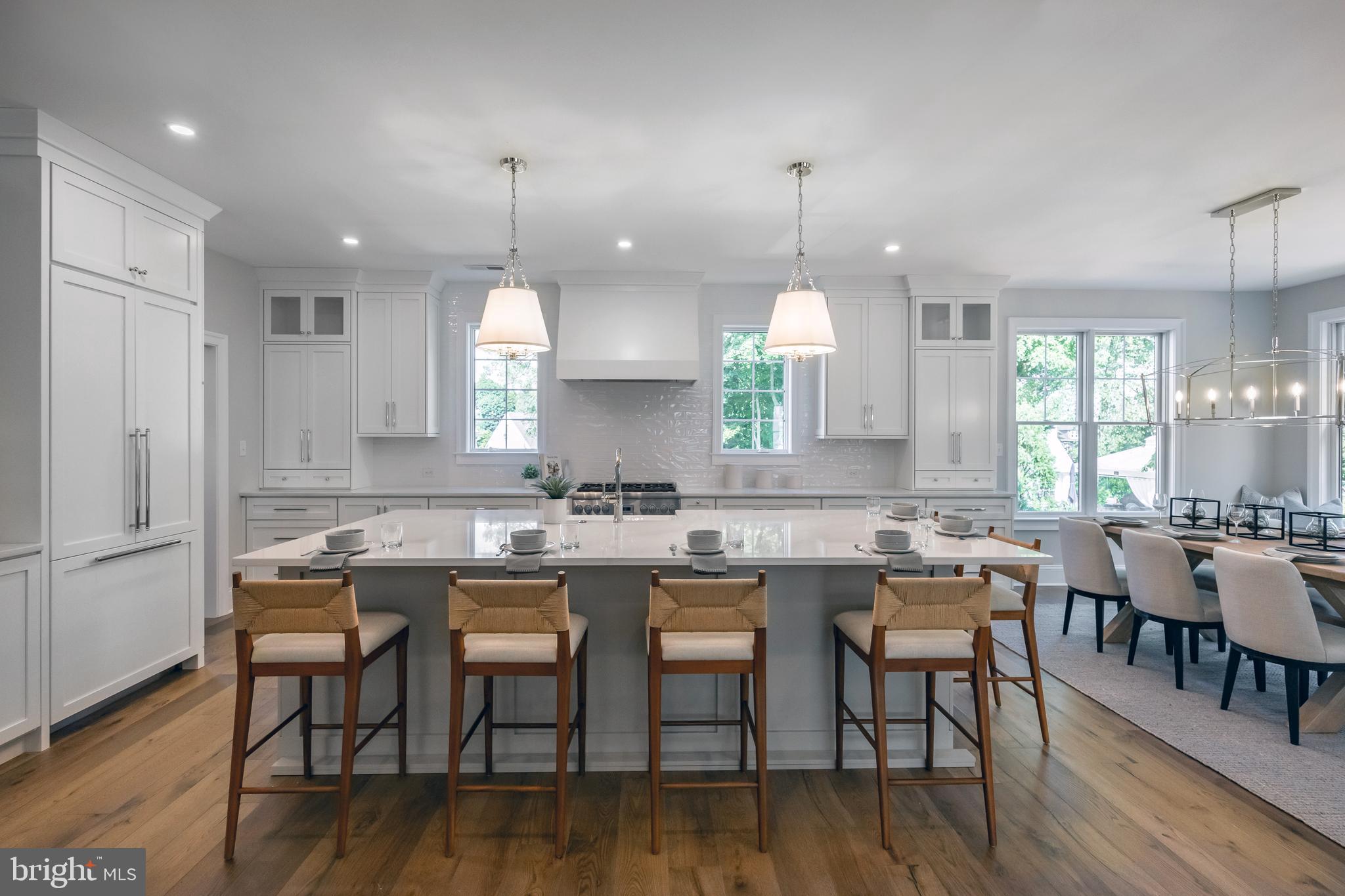 COLONIAL VILLAGE - Residential